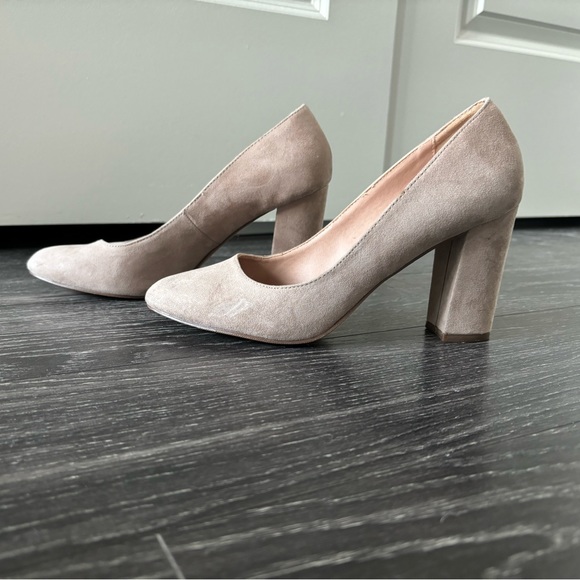 Steve Madden Nude / Taupe Suede Heels Sz 8.5 - Picture 3 of 6